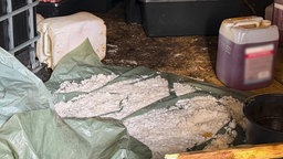Durchsuchung der Funde bei Drogenrazzia in NRW