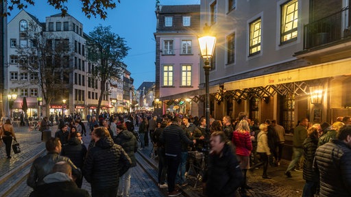 Düsseldorfer Alstadt und Kneipen Besucher*innen