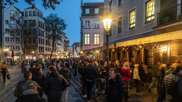 Düsseldorfer Alstadt und Kneipen Besucher*innen
