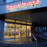 Eingang zur Sparkassen-Filiale Gelsenkirchen-Buer über die Robinienhof-Passage