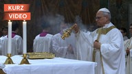 Papst Leo XIV. mit Weihrauch