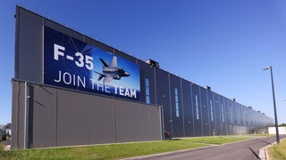 Plaket des neuen F-35-Kampfjets