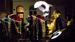 Menschen verkleidet als Meerestiere