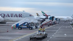 Geparkte Flugzeuge am Flughafen 