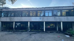 Schaden im Schulzentrum in Erkrath nach dem Großbrand am Dienstagnachmittag