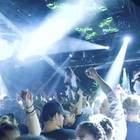 Feiernde Menschenmenge in der Discothek Himmerich bei Heinsberg