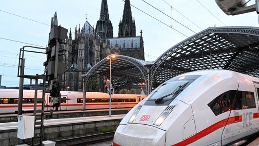 ICE am Kölner Hbf 