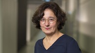 Isabel Schayani ist eine deutsch-iranische Fernseh- und Onlinejournalistin für den WDR und moderiert den ARD Weltspiegel aus Köln.