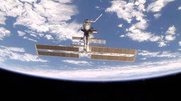 Blick aus der US-Raumfähre Endeavour auf die ISS