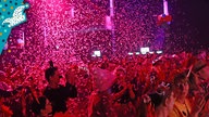 Karneval 2026 NRW: Menschenmenge auf der Karnevalsparty von WDR4