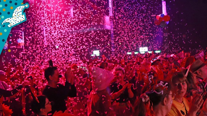 Karneval 2026 NRW: Menschenmenge auf der Karnevalsparty von WDR4