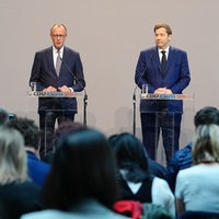Markus Söder (l-r), Ministerpräsident von Bayern und CSU-Vorsitzender, Friedrich Merz, Unions-Kanzlerkandidat und CDU-Bundesvorsitzender, Lars Klingbeil, SPD-Fraktions- und Bundesvorsitzender, und Saskia Esken, SPD-Bundesvorsitzende