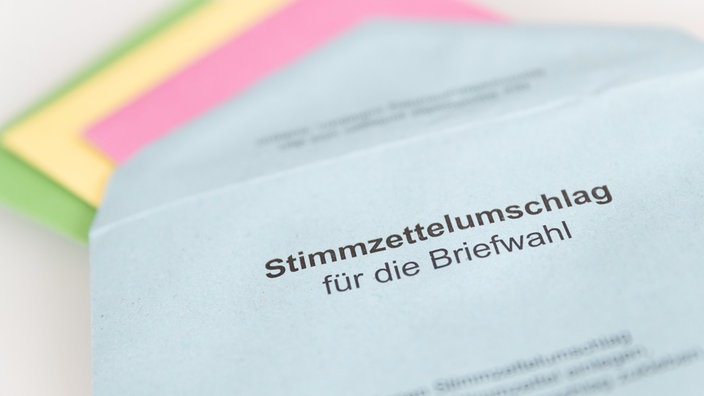 Ein Stimmzettelumschlag für die Briefwahl