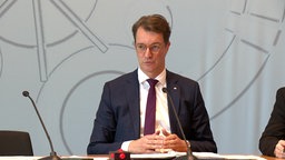 NRW-Ministerpräsident Hendrik Wüst bei der Landespressekonferenz