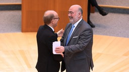 Landtagspräsident André Kuper (l.) und Israels Botschafter Ron Prosor