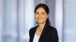 Porträt von Samina Sultan, Wirtschaftsexpertin IW Köln