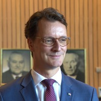 Hendrik Wüst beim PUA Rahmedetalbrücke