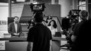 WDR-Sendestudio mit Henrik Hübschen und Siham El-Maimouni