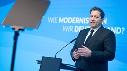 Bundesminister der Finanzen, Lars Klingbeil (SPD) haelt seine Modernisierungsrede
