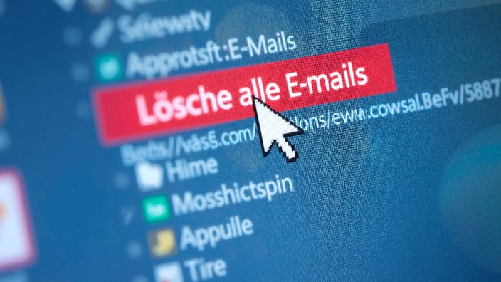 Britische Regierung fordert ihre Bürger auf, alte E-Mails und Fotos zu löschen