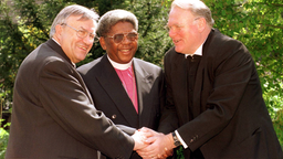 Der Ratsvorsitzender der Evangelischen Kirche Manfred Kock mit Erzbischof Winston und Bischof Prof. Dr. Dr. Karl Lehmann