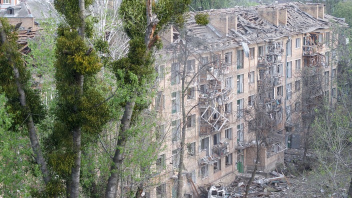 Wohnungsblock im Sviatoshynskyi Distrikt in Kiew nach massiven russischen Raketen- und Drohnenangriffen 