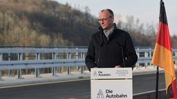 Friedrich Merz spricht bei der Eröffnung der Rahmedetalbrücke
