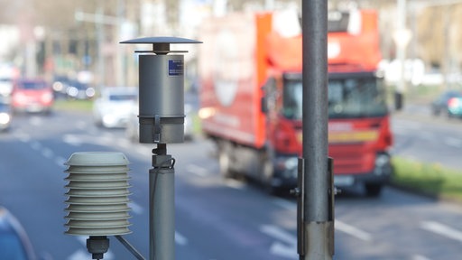 Messtation zur Erfassung der Schadstoffbelastung am Clevischer Ring in Köln