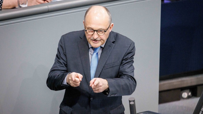 Michael Meister aufgenommen während einer Rede zur Eurobilanz im Deutschen Bundestag in Berlin