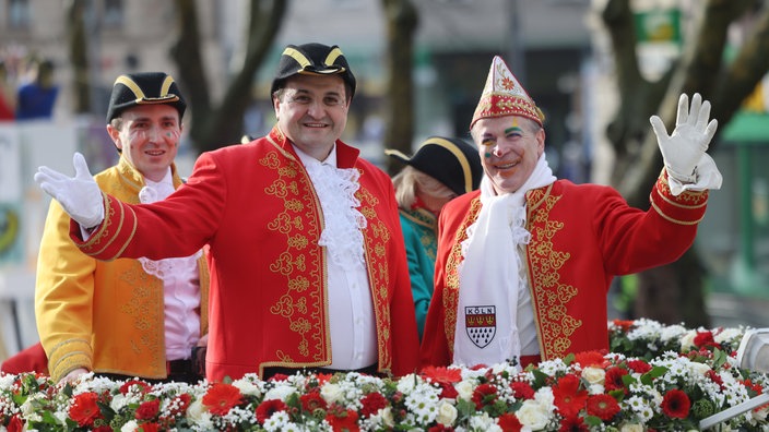 Nathanael Liminski auf dem Rosenmontagszug