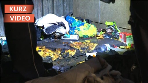 Unbekannte zünden Lager von Obdachlosen in Dortmund an