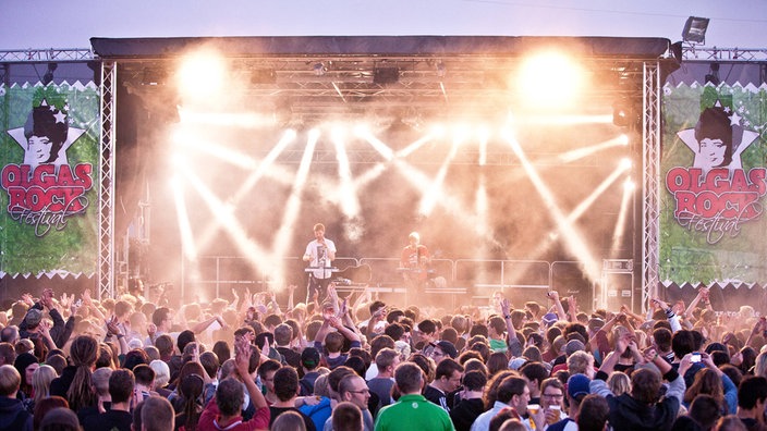 Sänger auf der Bühne beim Olgas Rock Festival, Oberhausen