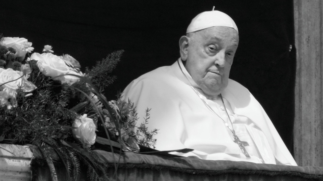 Papst Franziskus beim Urbi et Orbi Segen am Ostersonntag
