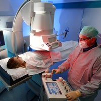 Untersuchung an Patientin in der Radiologie 