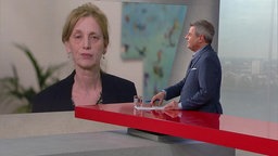 Gesprächssituation zwischen Karin Prien und Moderator Martin