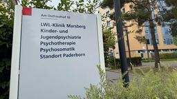 Schild der Psychiatrie in Paderborn 