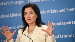 Bundesministerin Reiche spricht im Bundeswirtschaftsministerium
