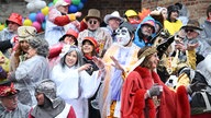 Jecke an Rosenmontag in Düsseldorf