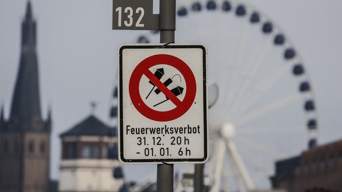 Schild mit der Aufschrift: Feuerwerksverbot