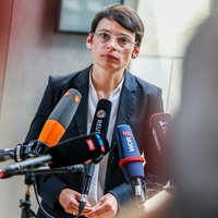 Josefine Paul auf Sondersitzung Ausschüsse für Inneres und Integration im Landtag