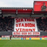 Ultras mit Banner gegen Stadionverbot beim Spiel SSV Jahn Regensburg gegen 1. FC Nuernberg