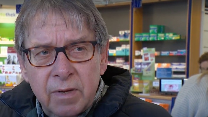 Kunde in der Apotheke in Goch-Pfalzdorf