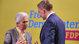 Buschmann, Strack-Zimmermann und Lindner auf dem FDP-Sonderparteitag in Potsdam am 09.02.25