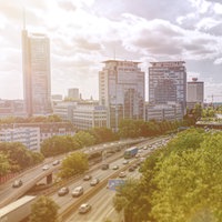 Aufnahme der Skyline von Essen bei sonnigem Wetter
