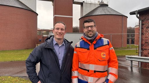Klaus Rading, Mitarbeiter und André Kintrup, Leiter der Technischen Betriebe Greven