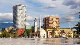 Der Skanderberg-Platz in Albaniens Hauptstadt Tirana