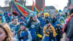 Kostümierte Schüler und Schülerinnen beim Schull- un Veedelszöch in Köln 