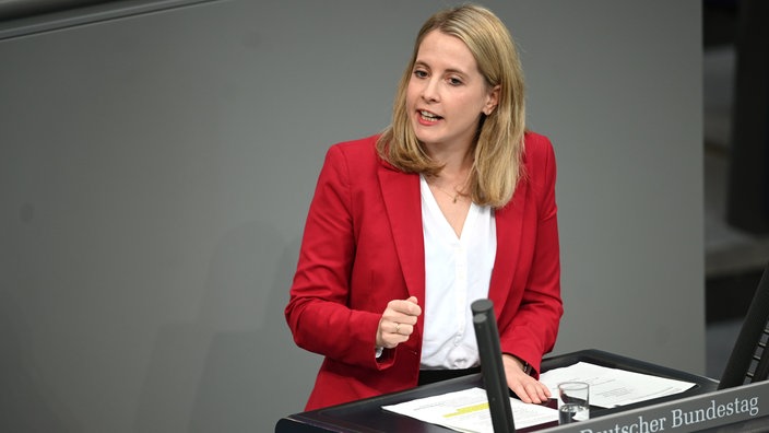 Verena Hubertz bei einer Rede im Bundestag.