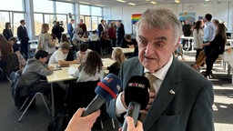 Innenminister Reul im Interview