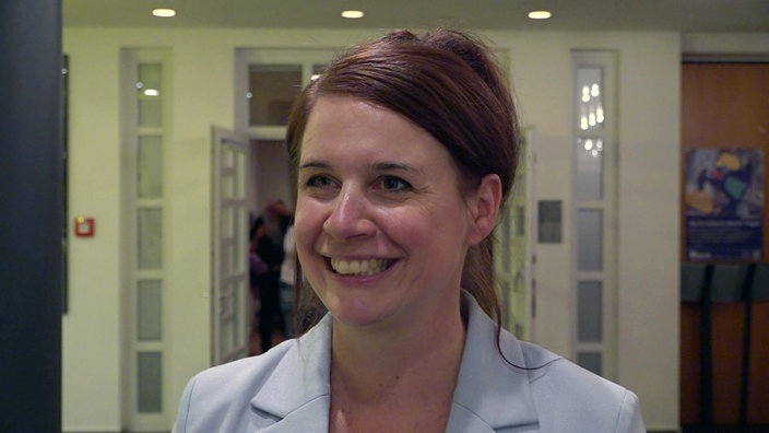 Katja Behrendt lächelt 